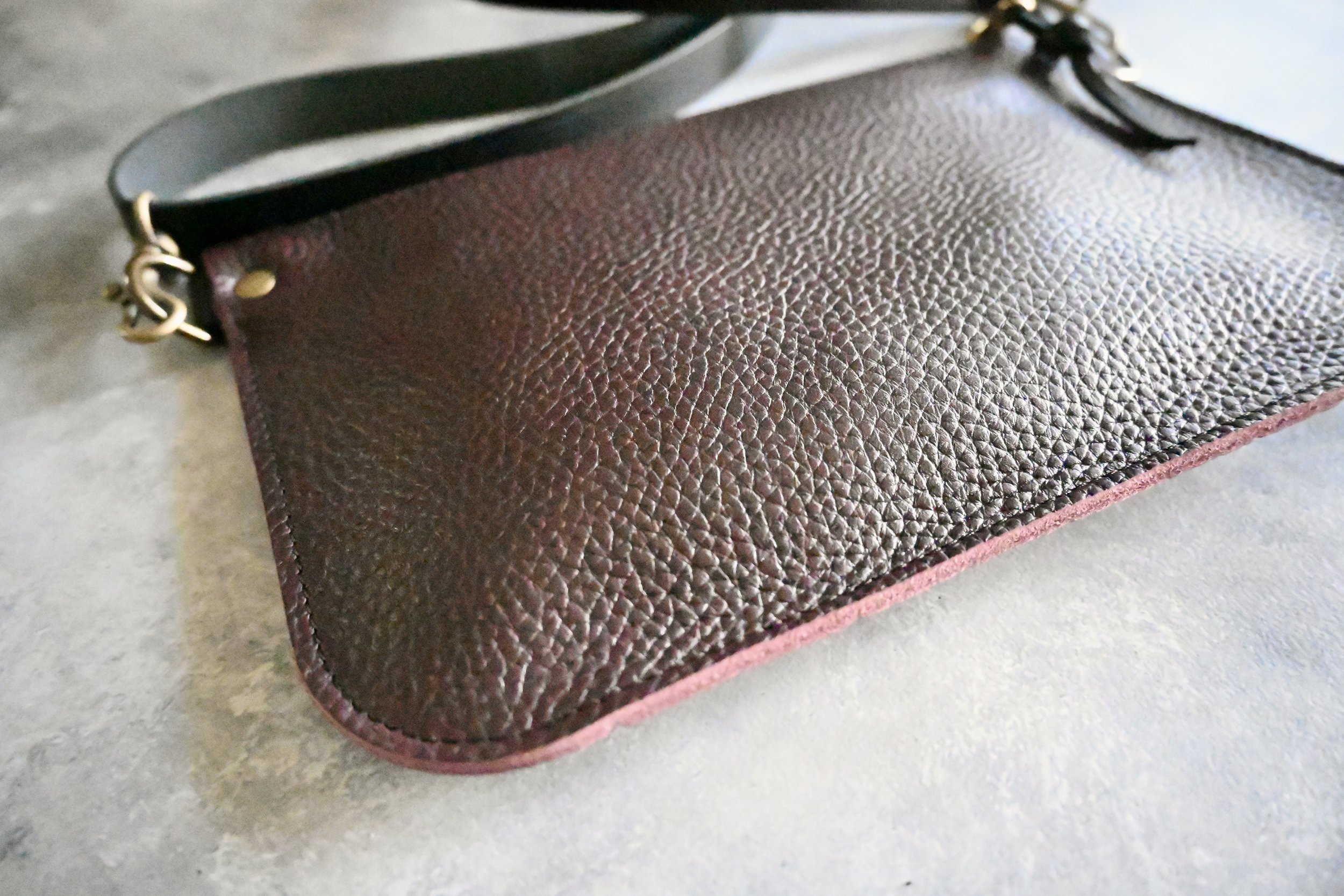 Vendor Hip Bag, Zipper Closure — Stitch & Rivet